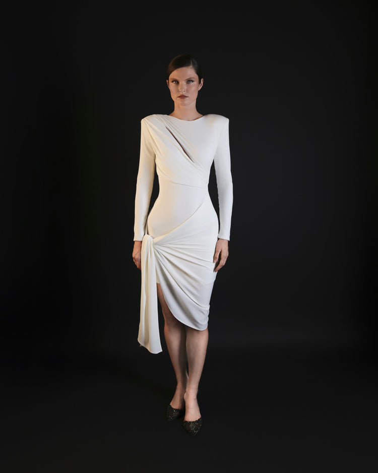 Mini abito con cut out e drappeggi