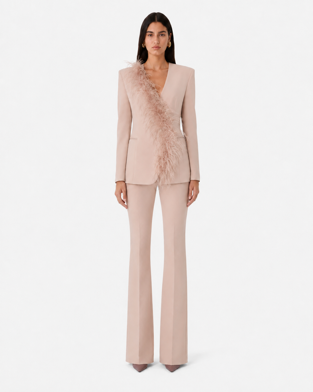 Tailleur con dettaglio in piume