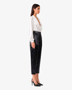 Pantalone con pinces in satin