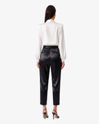 Pantalone con pinces in satin