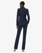 Tailleur in crêpe con giacca doppiopetto e pantalone dritto