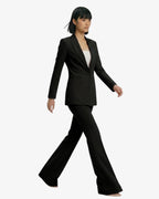 Tailleur in crêpe giacca monopetto e pantaloni flare