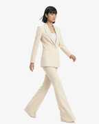 Tailleur in crêpe giacca monopetto e pantaloni flare