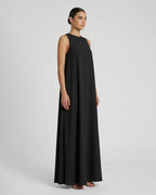 Abito lungo in georgette svasato con accessorio gioiello schiena