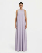 Abito lungo in georgette svasato con accessorio gioiello schiena