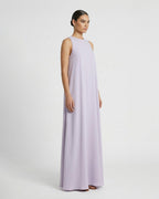 Abito lungo in georgette svasato con accessorio gioiello schiena