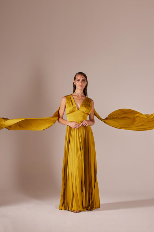 Long dress with wide bottom in pleated satin with removable stole