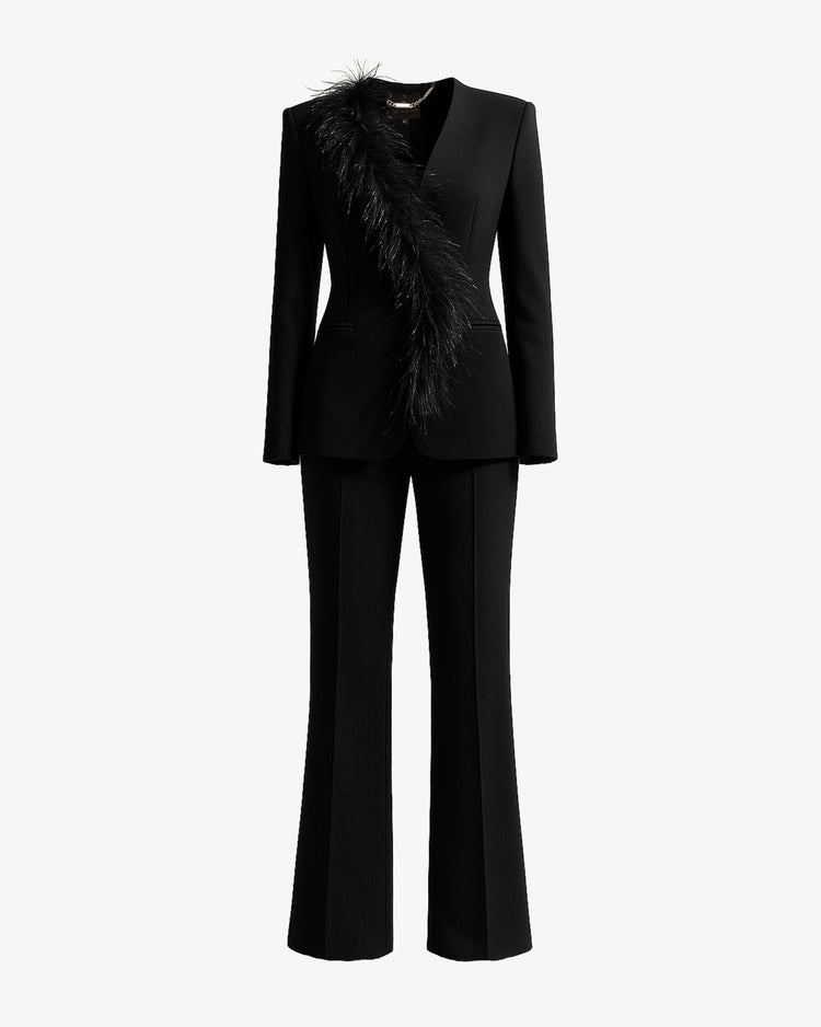 Tailleur con dettaglio in piume