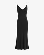 Abito lungo sottoveste con schiena scoperta e accessorio in perle